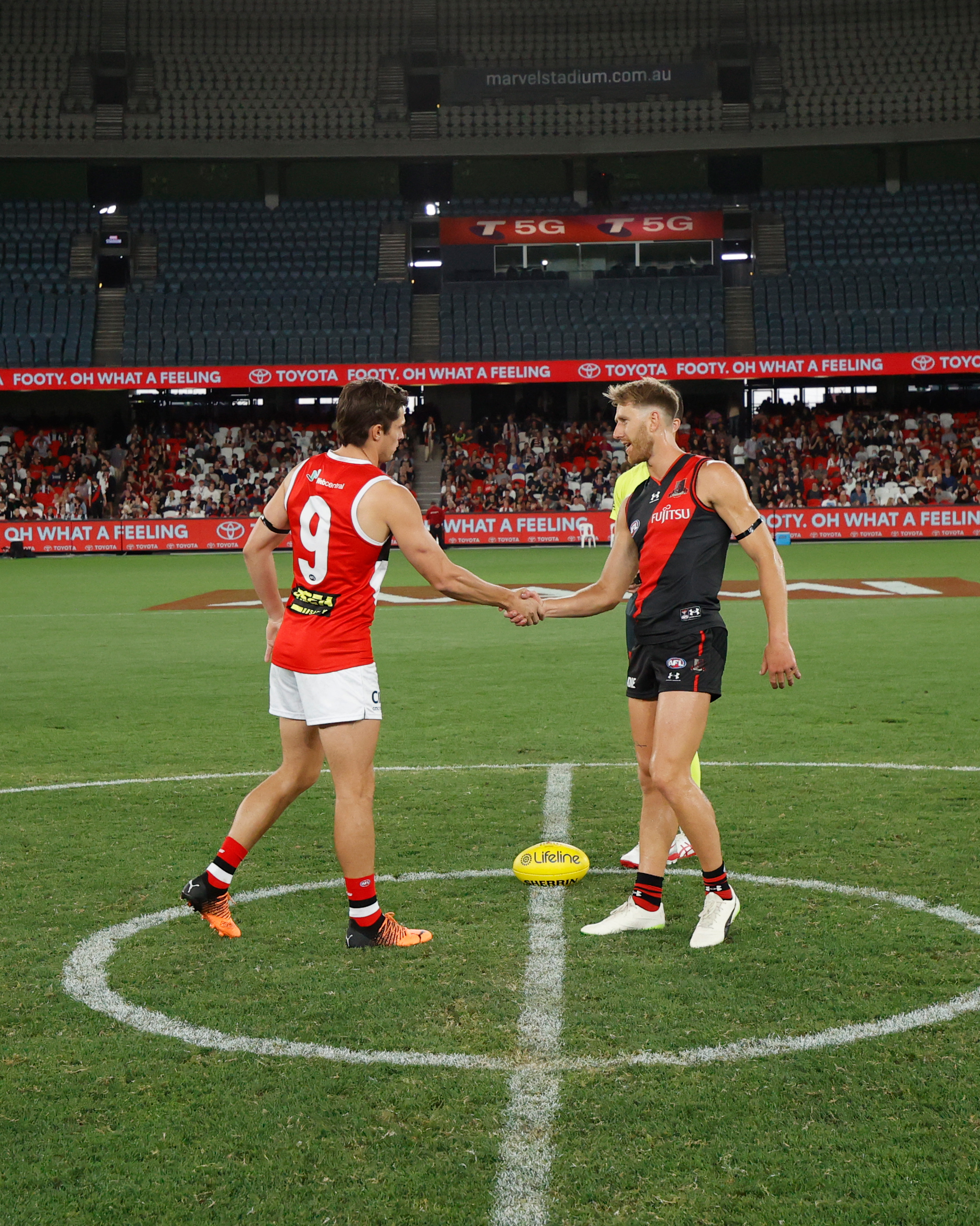 Toss the Coin + Junior Mascot Run Through with St Kilda & Jack Steele!